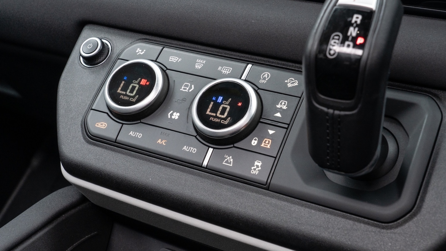 Used Land Rover Defender 2022 for sale - 76717268: Photo 24