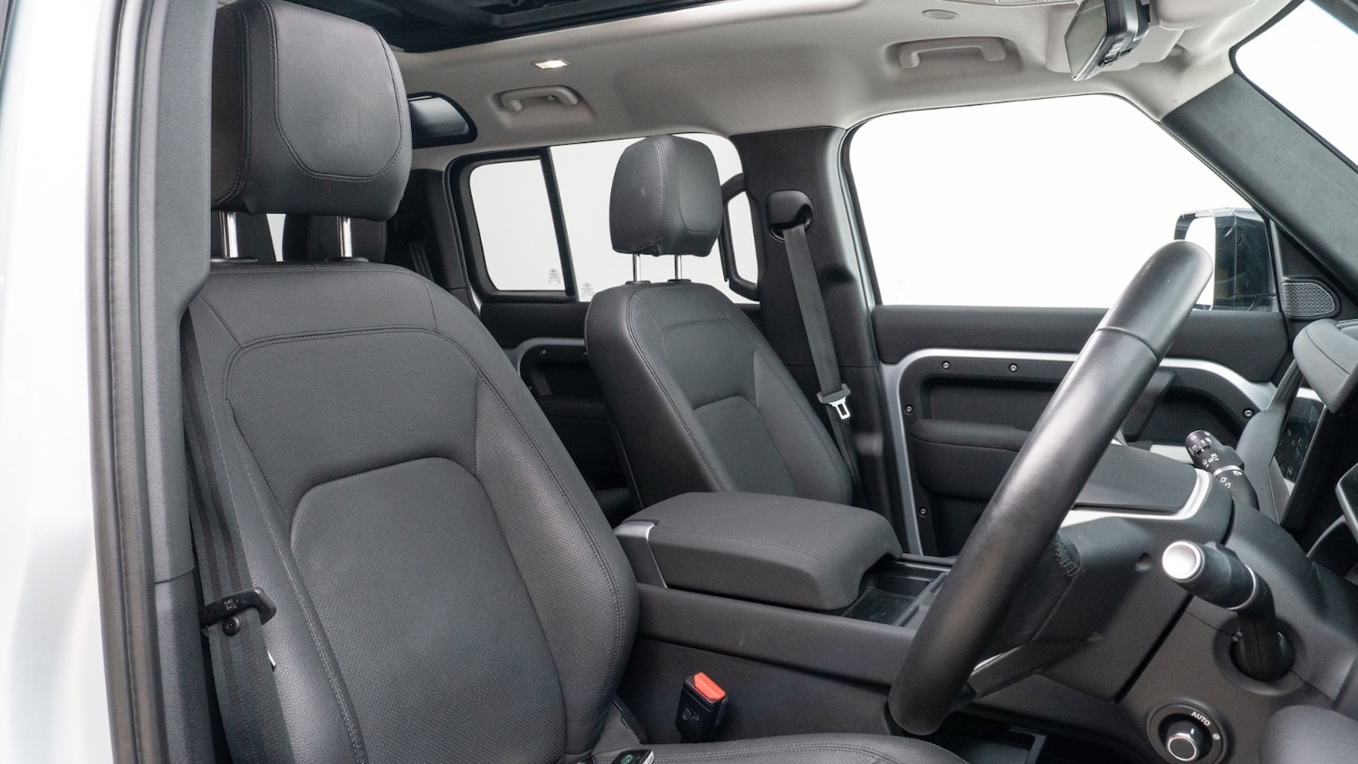 Used Land Rover Defender 2022 for sale - 76717268: Photo 3