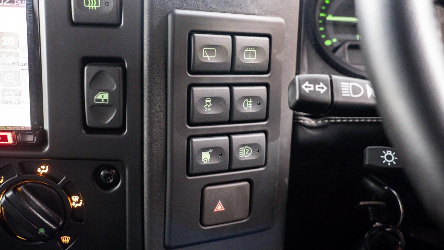 Used Land Rover Defender 2016 for sale - 77413941: Photo 34