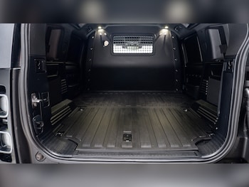 Used Land Rover Defender 2023 for sale - 77841499: Photo