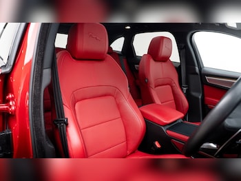 Used Jaguar F-Pace 2023 for sale - 76078985: Photo 3