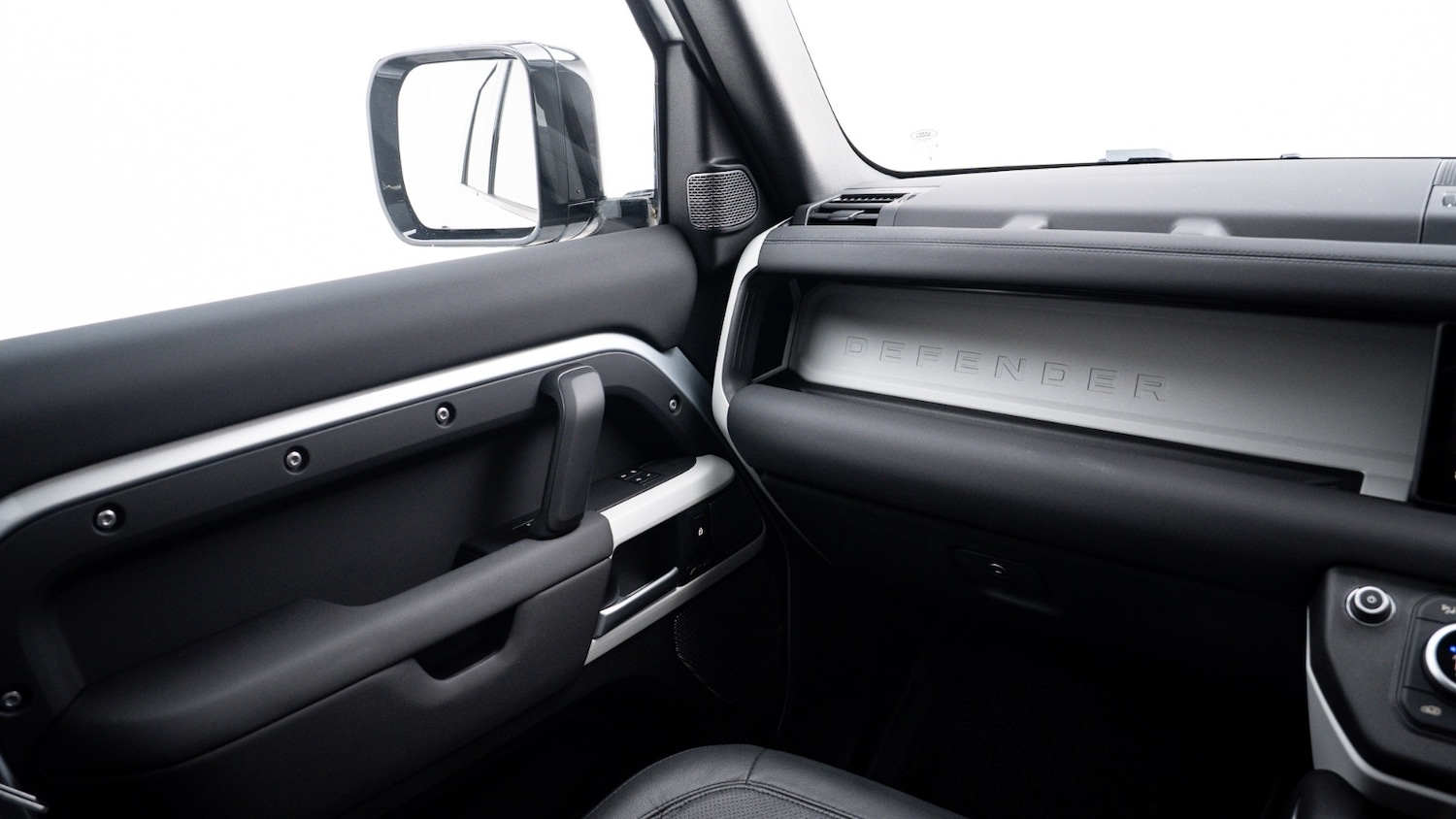 Used Land Rover Defender 2024 for sale - 78094717: Photo 24