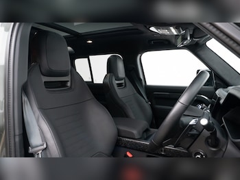 Used Land Rover Defender 2025 for sale - 76731543: Photo