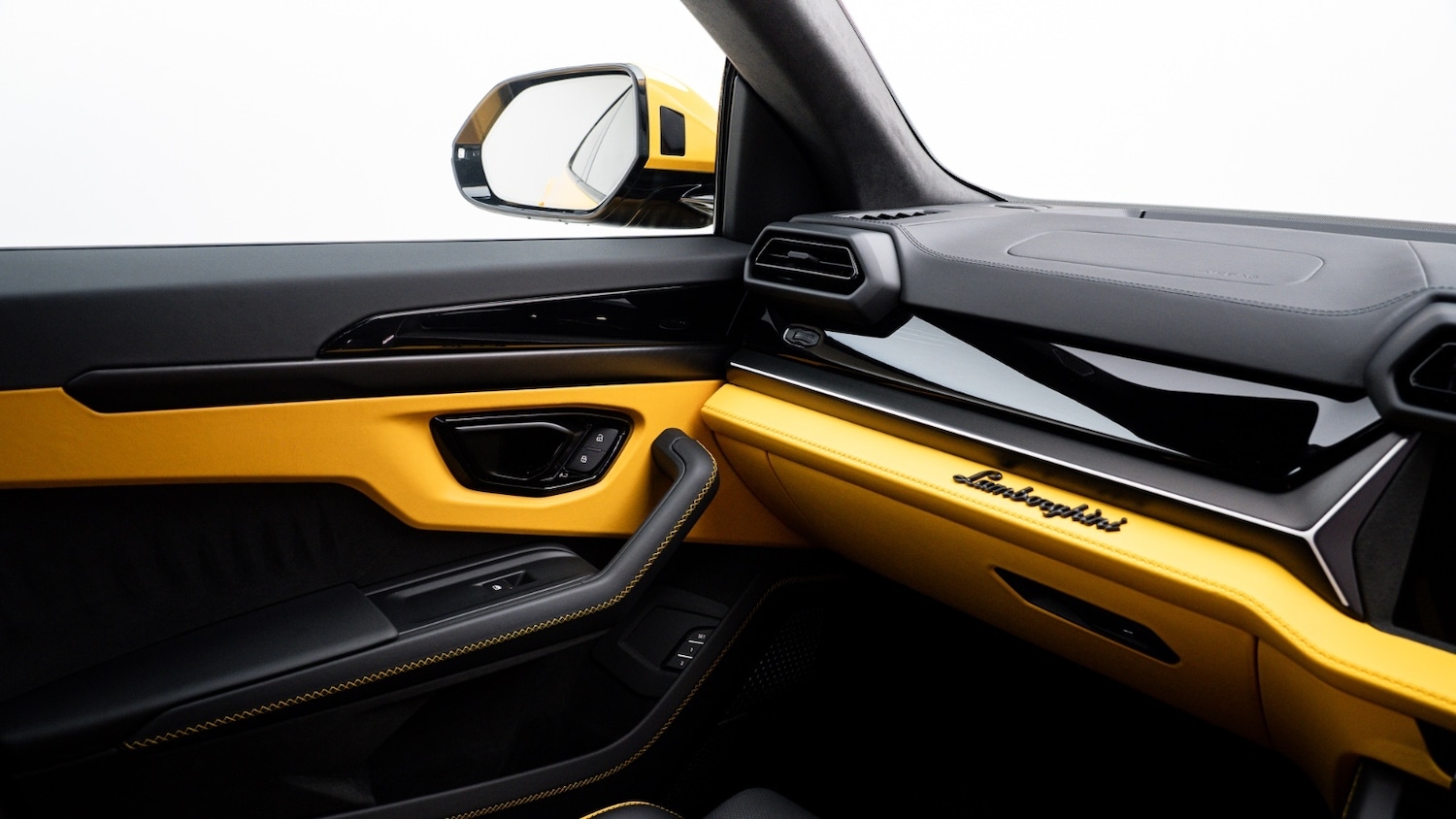 Used Lamborghini Urus 2025 for sale - 76894757: Photo 17