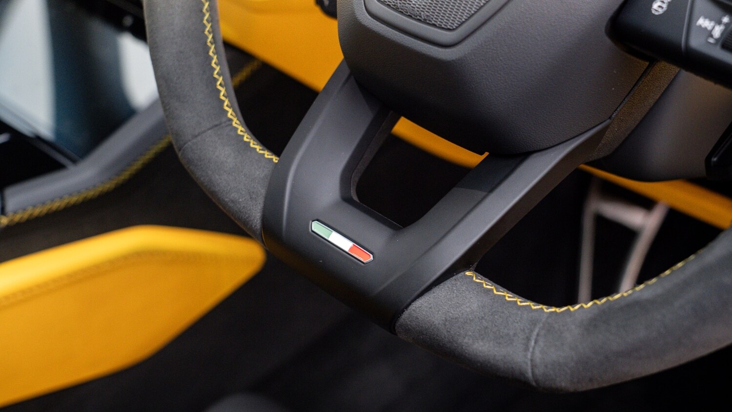 Used Lamborghini Urus 2025 for sale - 76894757: Photo 25