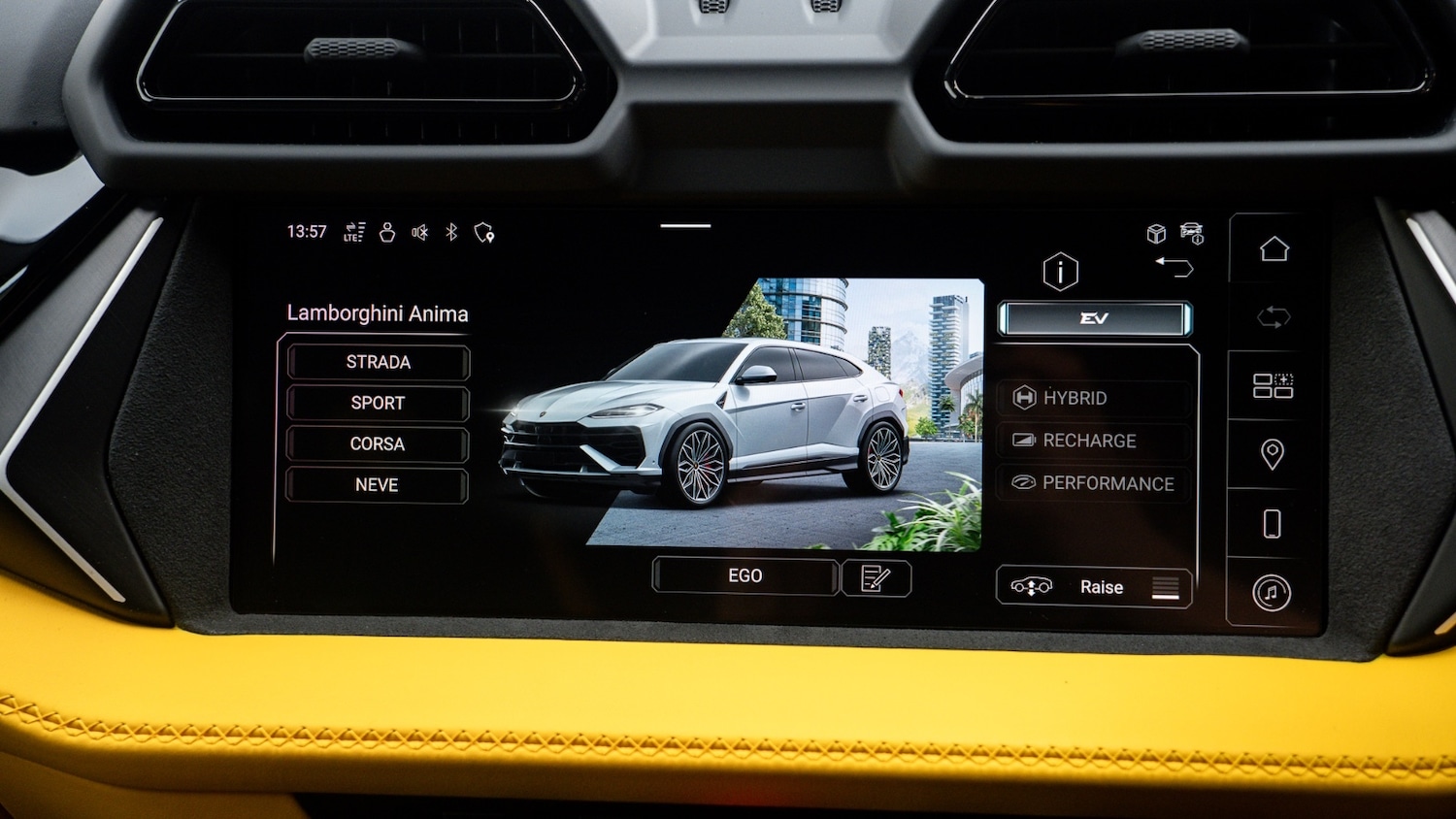 Used Lamborghini Urus 2025 for sale - 76894757: Photo 37