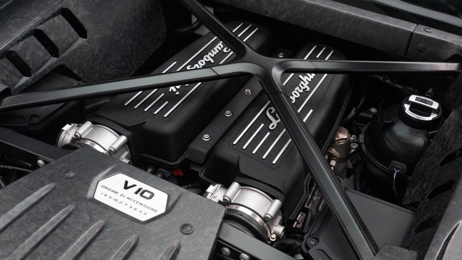 Used Lamborghini Huracan 2015 for sale - 76466338: Photo 21