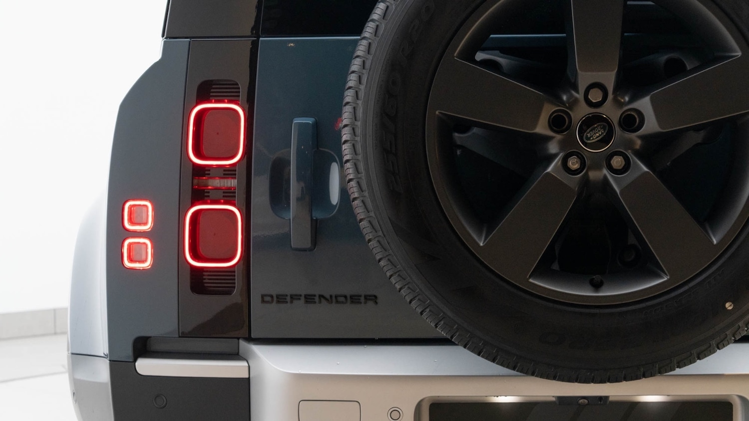 Used Land Rover Defender 2023 for sale - 76526518: Photo 10