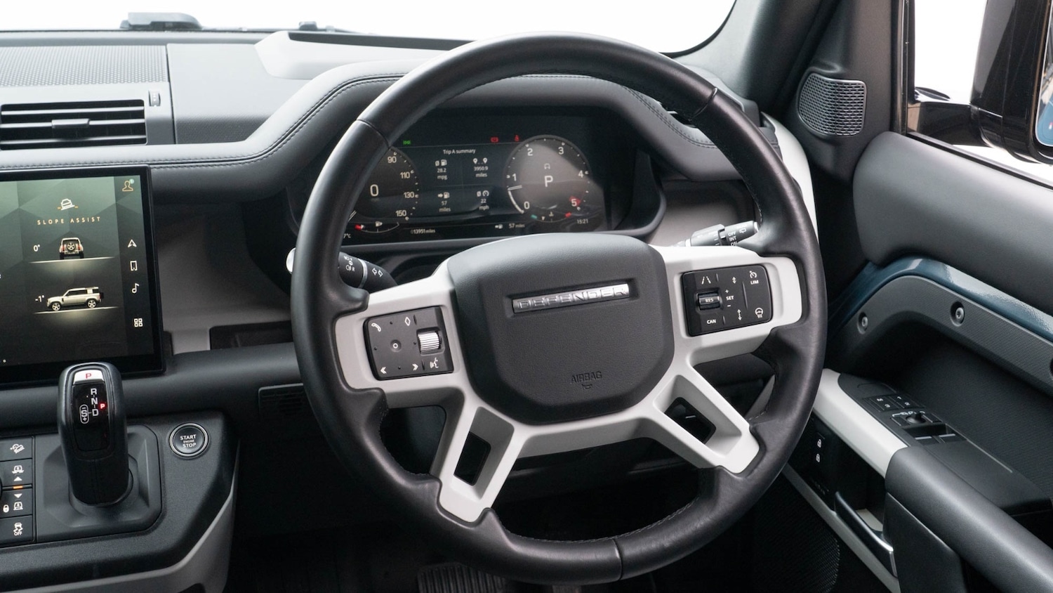 Used Land Rover Defender 2023 for sale - 76526518: Photo 17