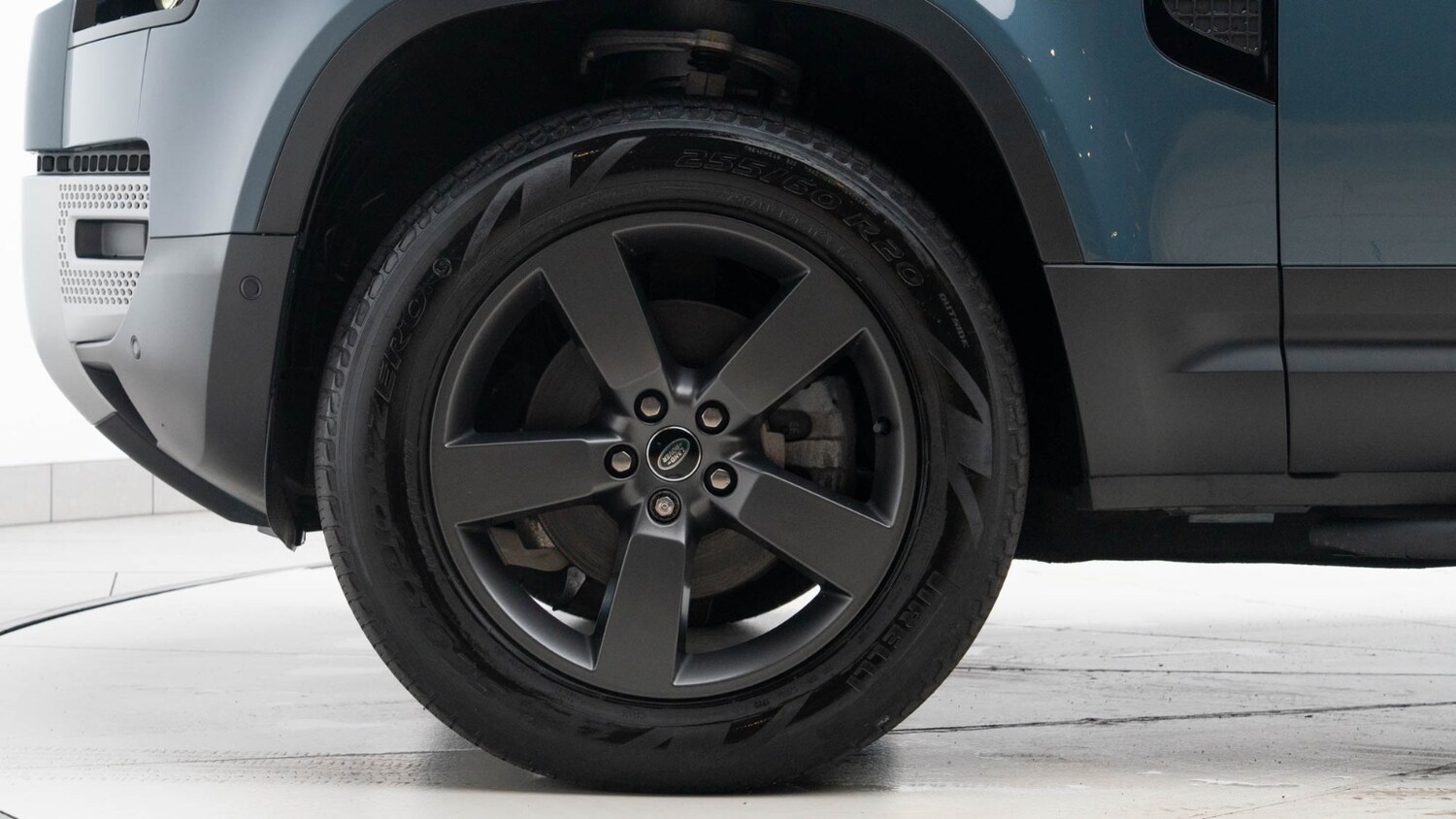 Used Land Rover Defender 2023 for sale - 76526518: Photo 9