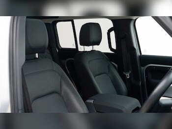 Used Land Rover Defender 2022 for sale - 77665024: Photo