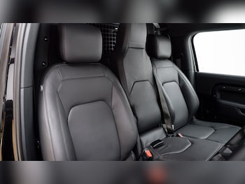 Used Land Rover Defender 2026 for sale - 77170433: Photo