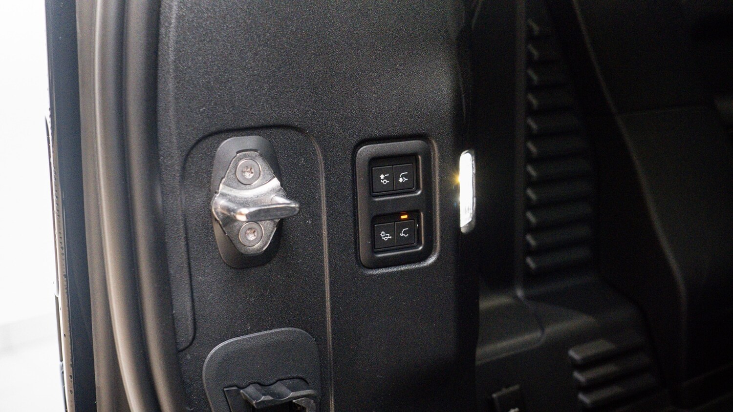 Used Land Rover Defender 2026 for sale - 77170433: Photo 8