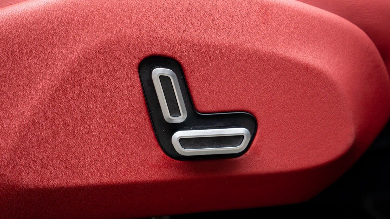 Used Ferrari Purosangue 2025 for sale - 76826615: Photo 16