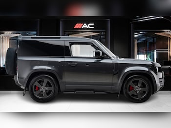 Used Land Rover Defender 2023 for sale - 78846767: Photo