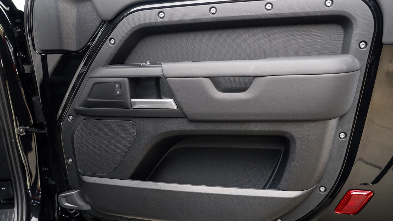 Used Land Rover Defender 2025 for sale - 78165758: Photo 11