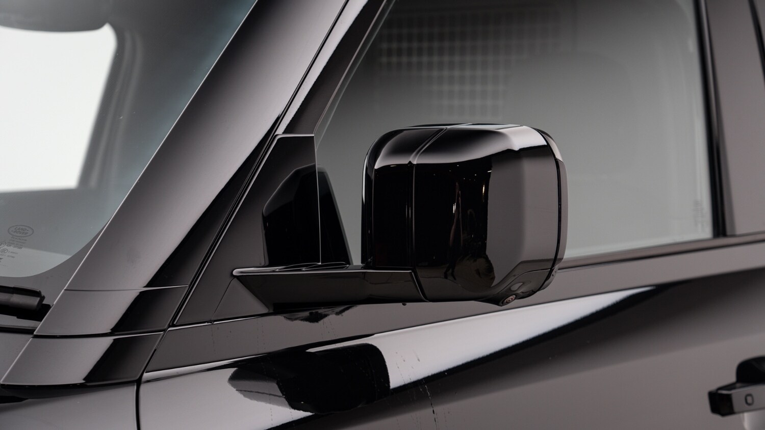 Used Land Rover Defender 2025 for sale - 78165758: Photo 32