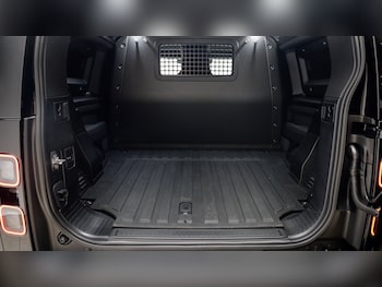 Used Land Rover Defender 2025 for sale - 78165758: Photo