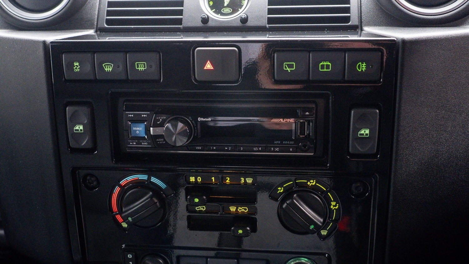 Used Land Rover Defender 2016 for sale - 77903226: Photo 16