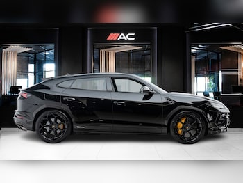 Used Lamborghini Urus 2023 for sale - 79547430: Photo