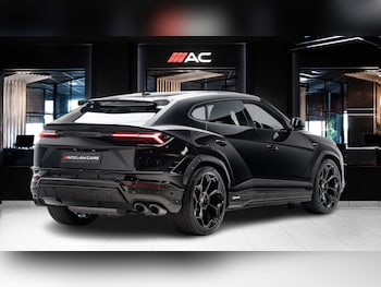 Used Lamborghini Urus 2023 for sale - 79547430: Photo