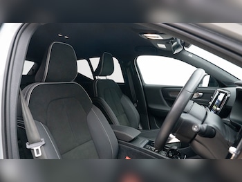 Used Volvo XC40 2023 for sale - 76493984: Photo