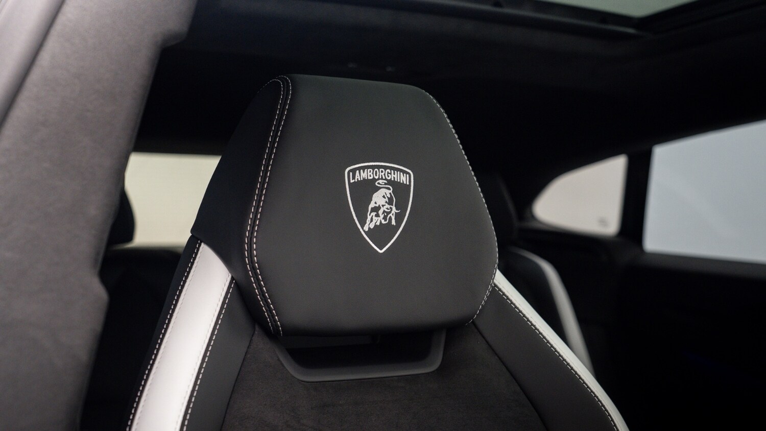 Used Lamborghini Urus 2026 for sale - 78080976: Photo 30