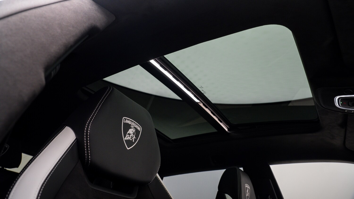 Used Lamborghini Urus 2026 for sale - 78080976: Photo 34