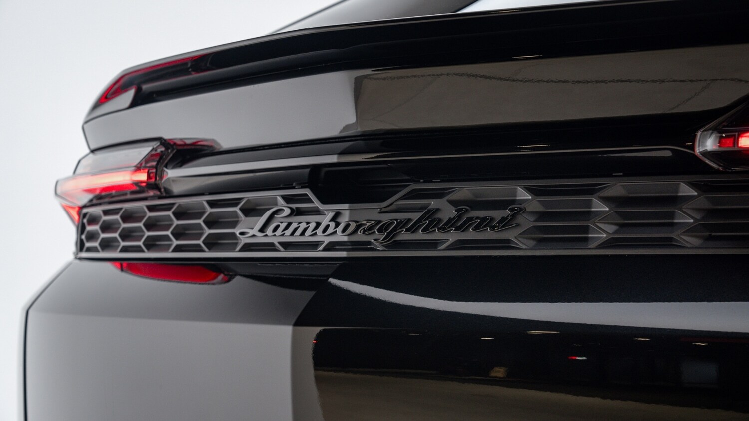 Used Lamborghini Urus 2026 for sale - 78080976: Photo 60