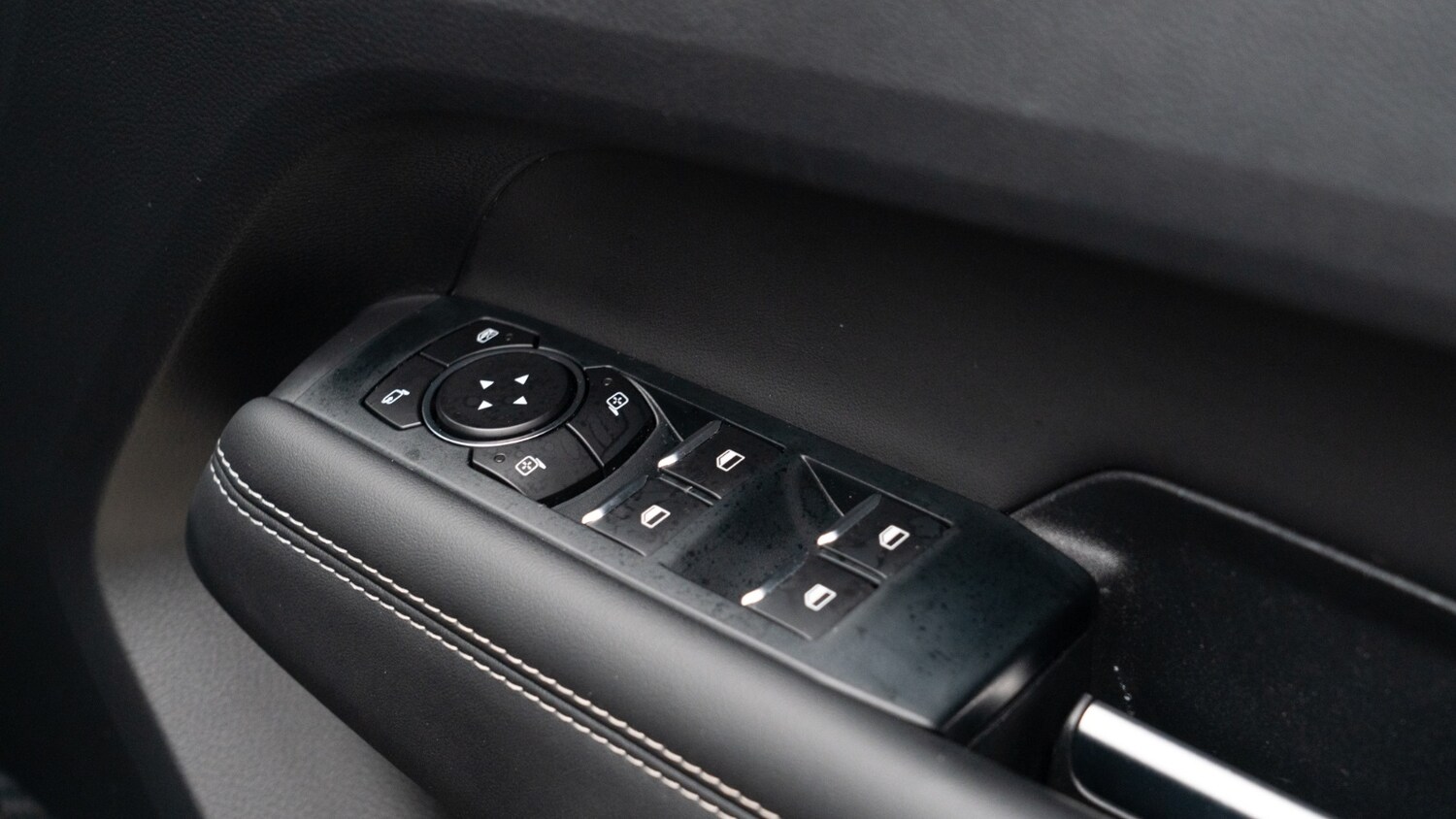 Used Volkswagen Amarok 2024 for sale - 76452222: Photo 26