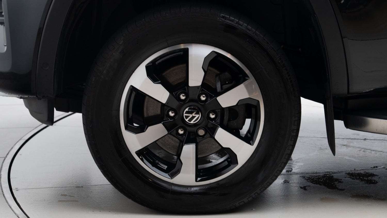 Used Volkswagen Amarok 2024 for sale - 76452222: Photo 28