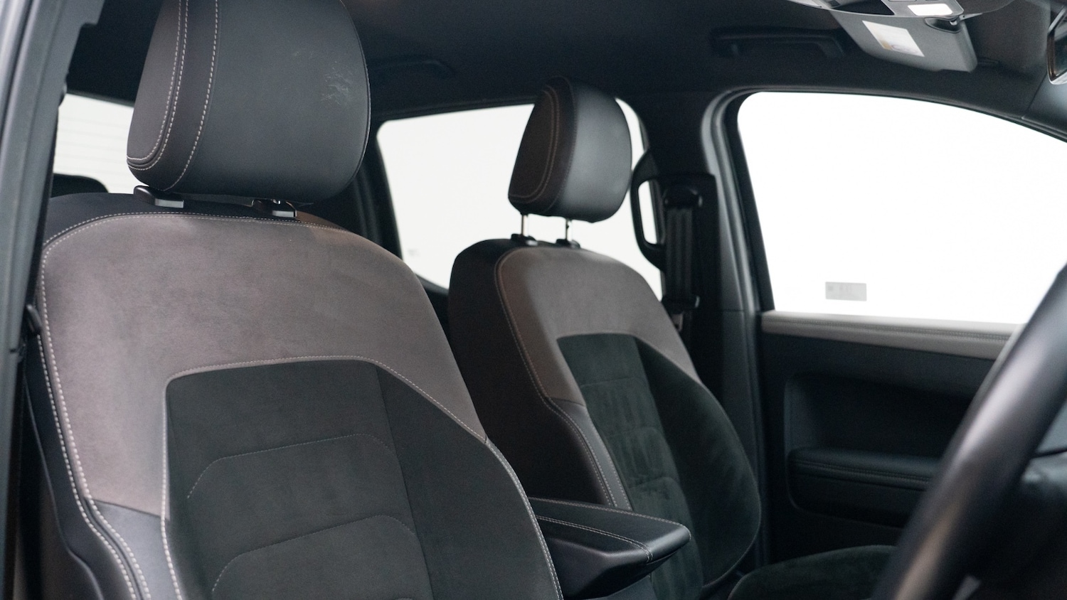 Used Volkswagen Amarok 2024 for sale - 76452222: Photo 3