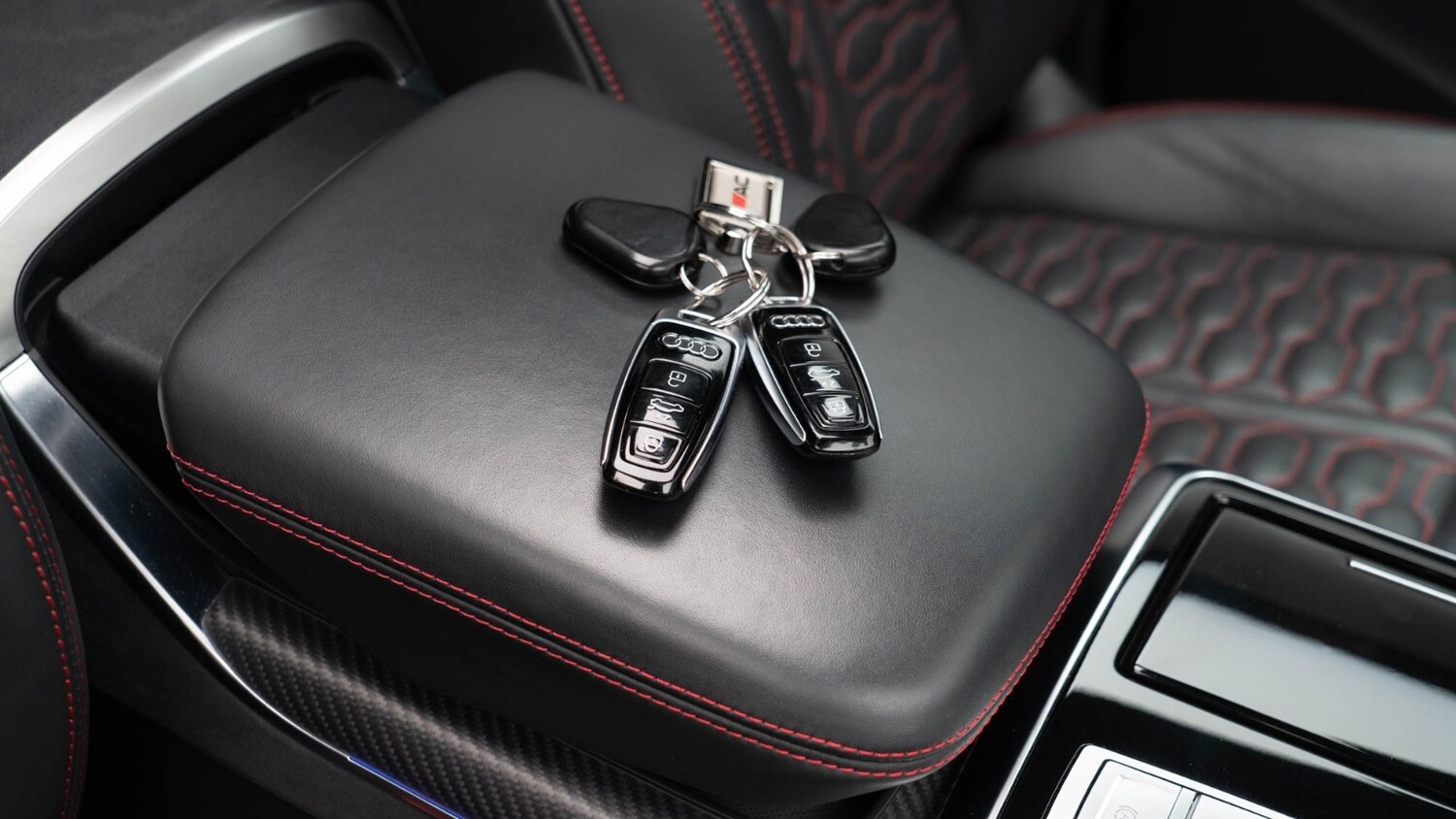 Used Audi RS Q8 2024 for sale - 77660348: Photo 28