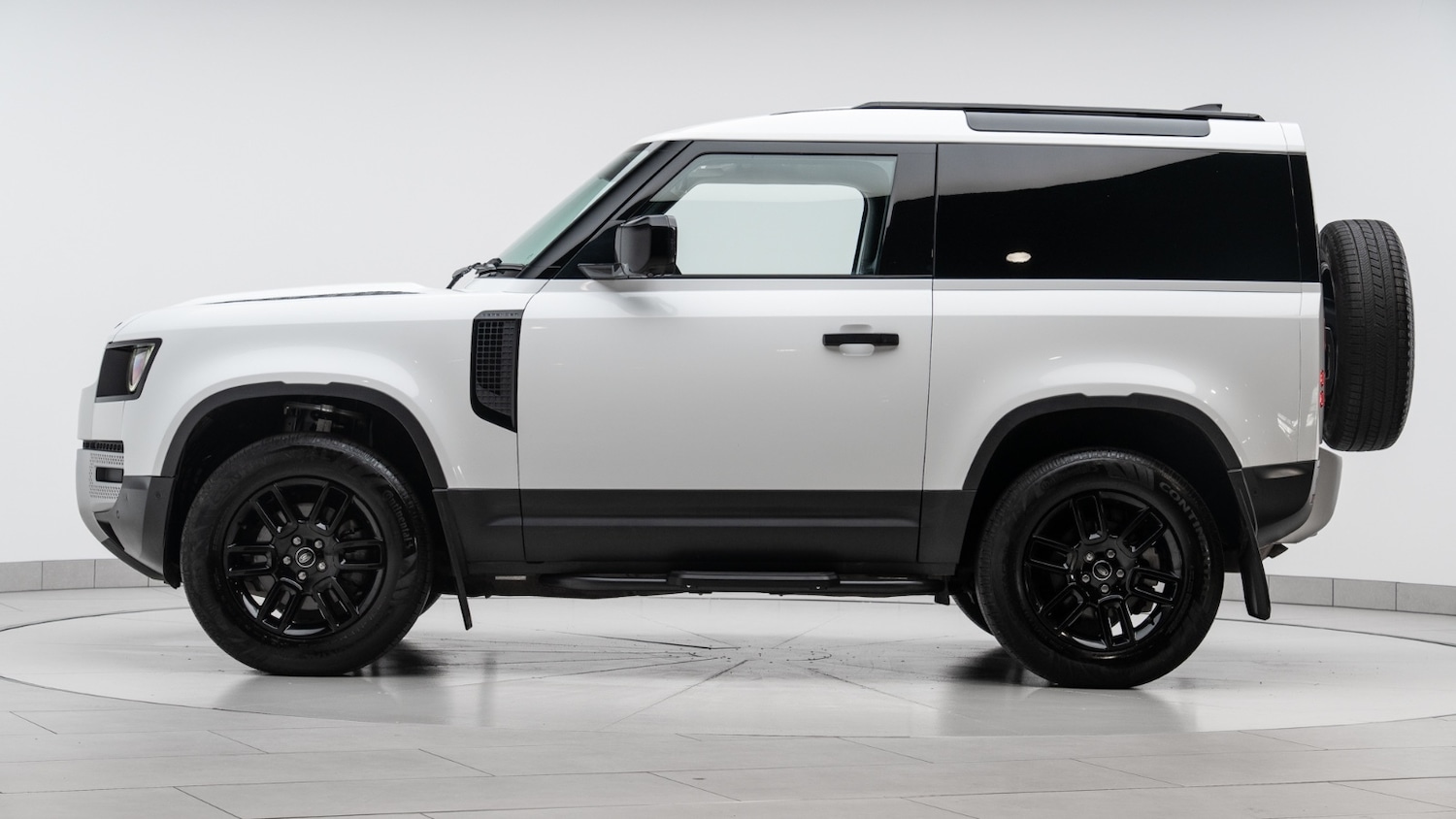 Used Land Rover Defender 2023 for sale - 77087410: Photo 12