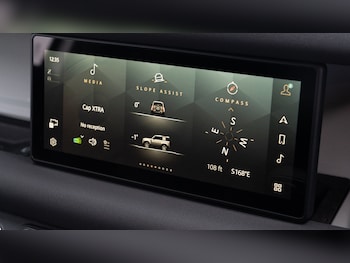 Used Land Rover Defender 2023 for sale - 77087410: Photo