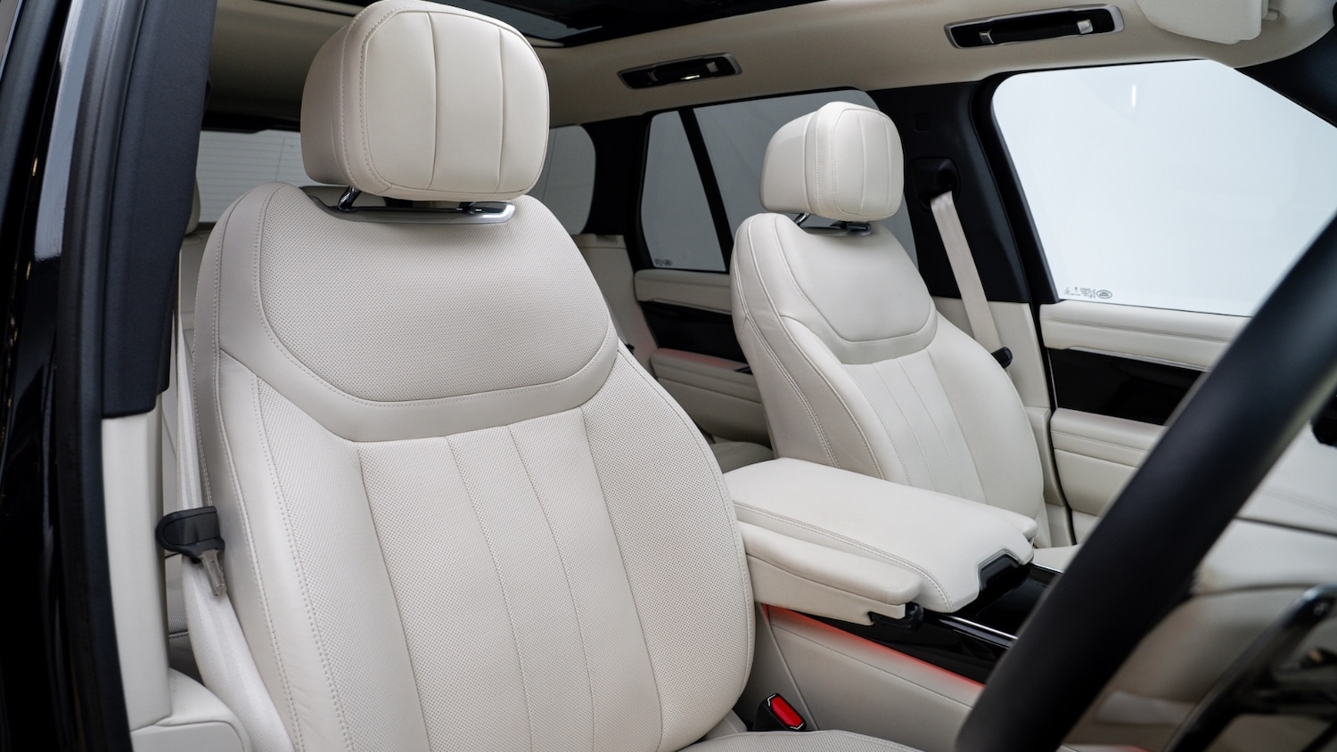 Used Land Rover Range Rover 2025 for sale - 76881686: Photo 3