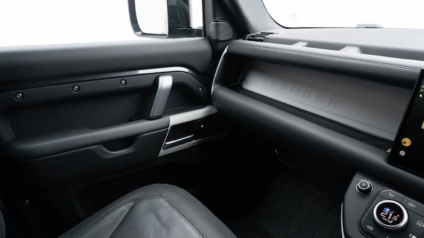 Used Land Rover Defender 2024 for sale - 76183831: Photo 26