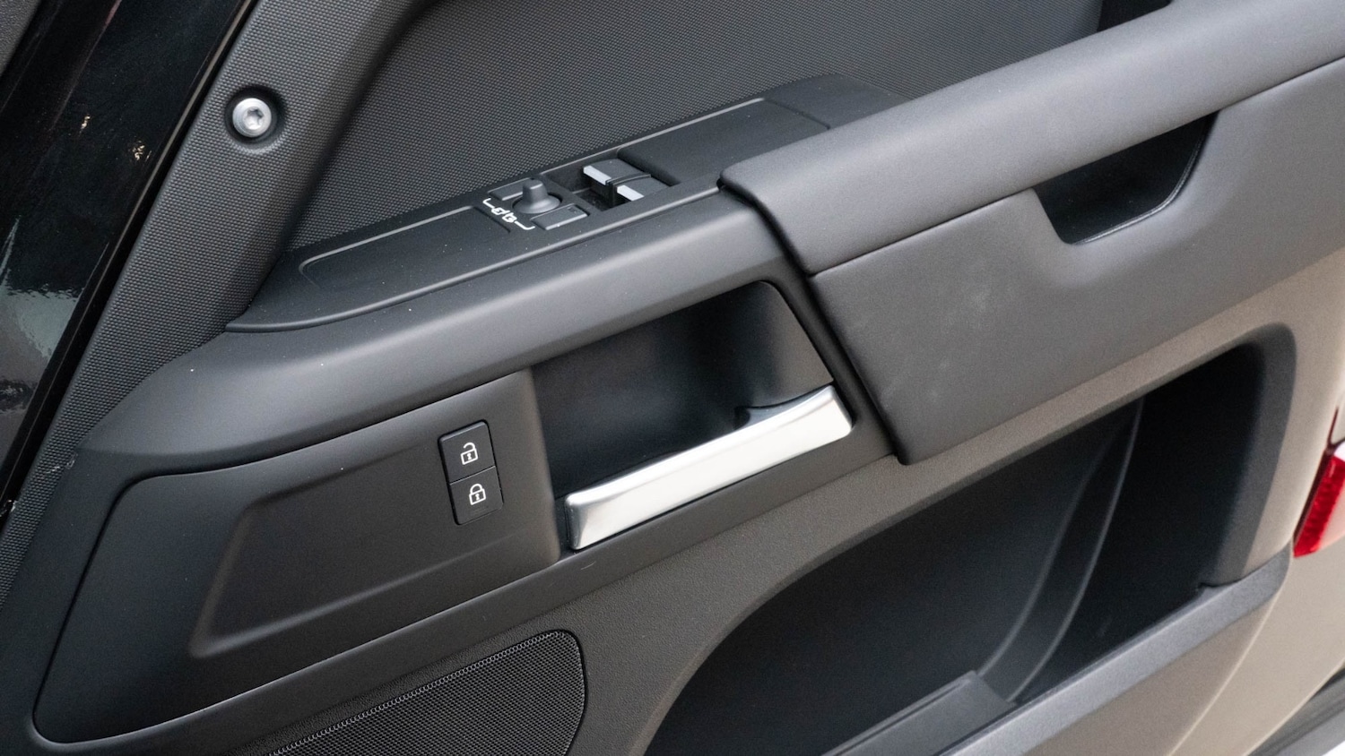 Used Land Rover Defender 2025 for sale - 76647857: Photo 16