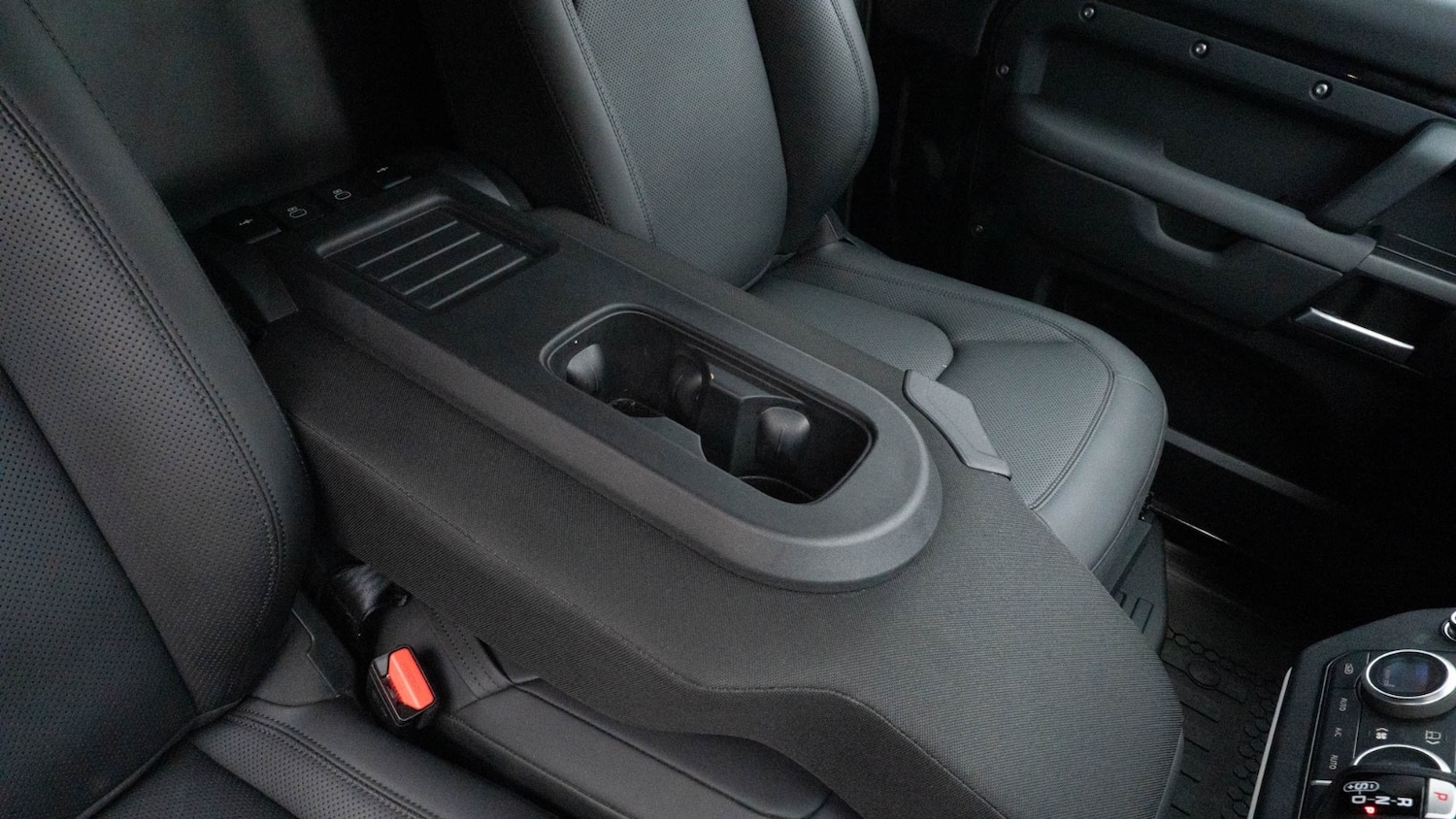 Used Land Rover Defender 2025 for sale - 76647857: Photo 9