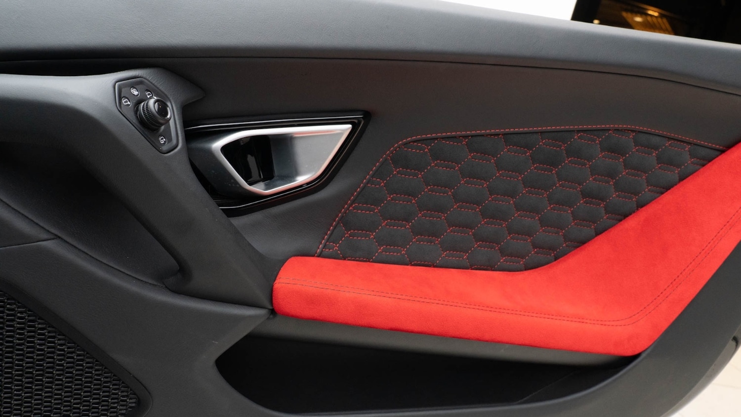 Used Lamborghini Huracan 2017 for sale - 76872031: Photo 18