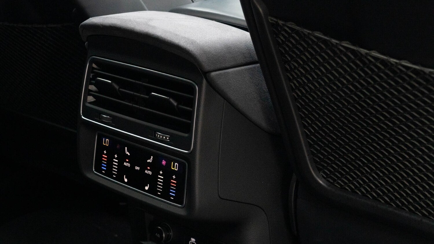 Used Audi RS Q8 2023 for sale - 76615331: Photo 19