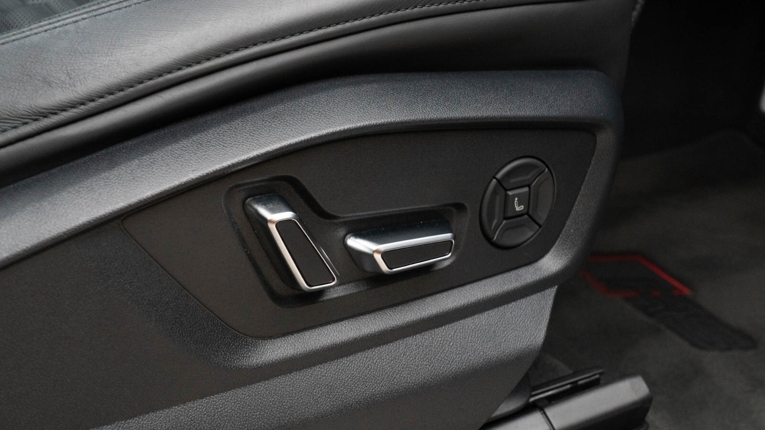 Used Audi RS Q8 2023 for sale - 76615331: Photo 21