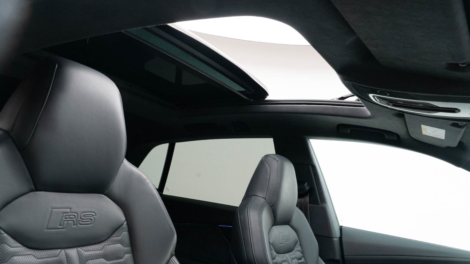 Used Audi RS Q8 2023 for sale - 76615331: Photo 22