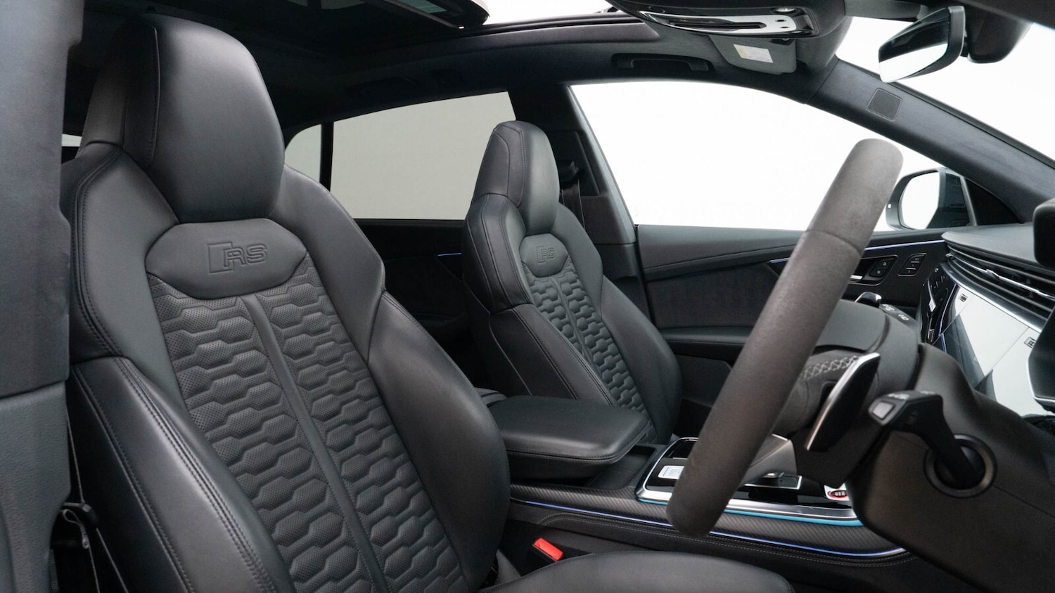 Used Audi RS Q8 2023 for sale - 76615331: Photo 3