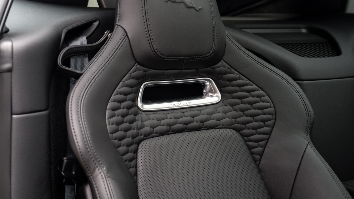 Used Jaguar F-Type 2024 for sale - 77917954: Photo 10