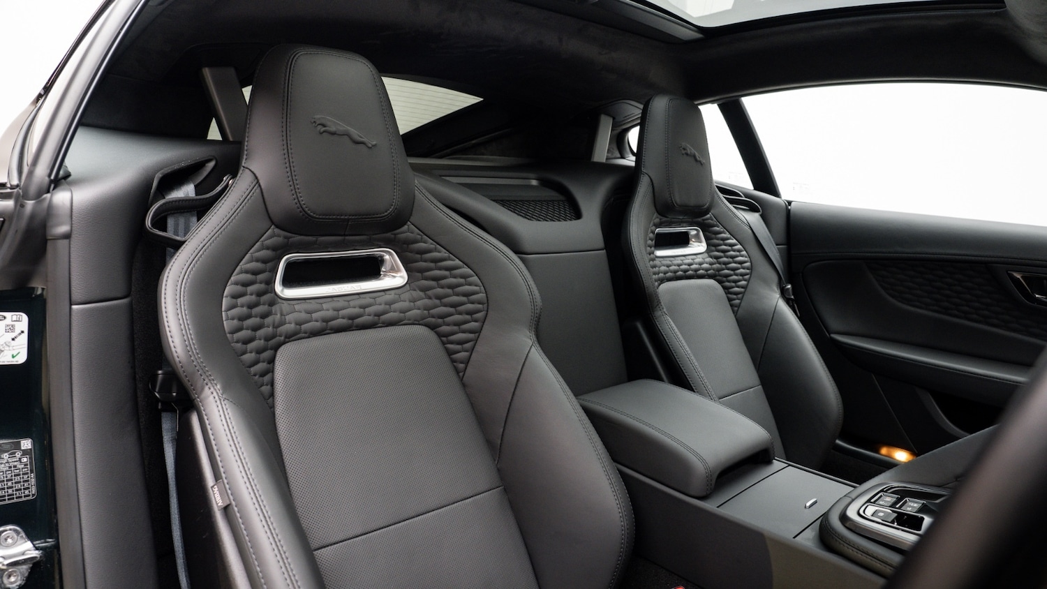 Used Jaguar F-Type 2024 for sale - 77917954: Photo 3