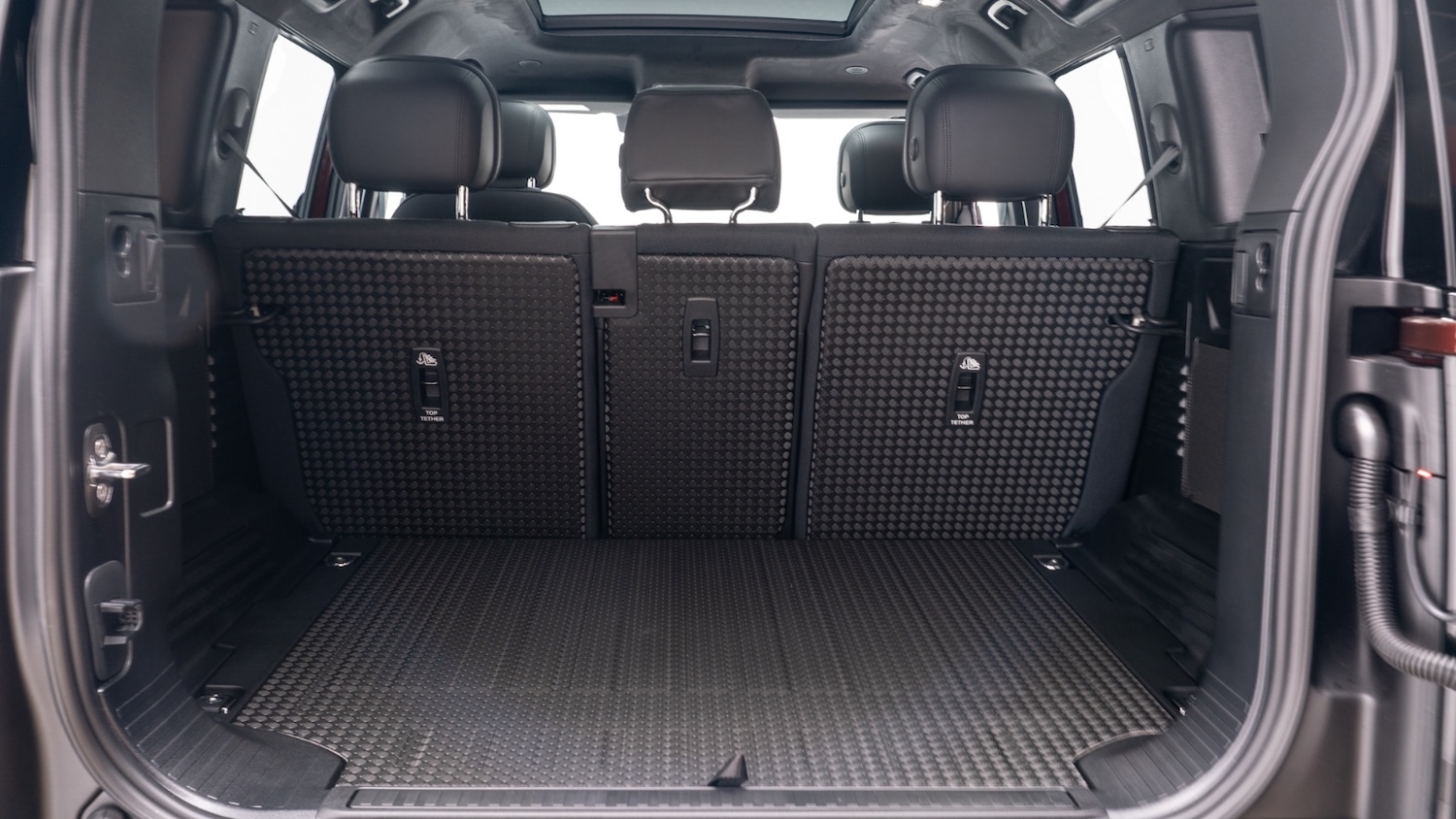 Used Land Rover Defender 2025 for sale - 77917895: Photo 16