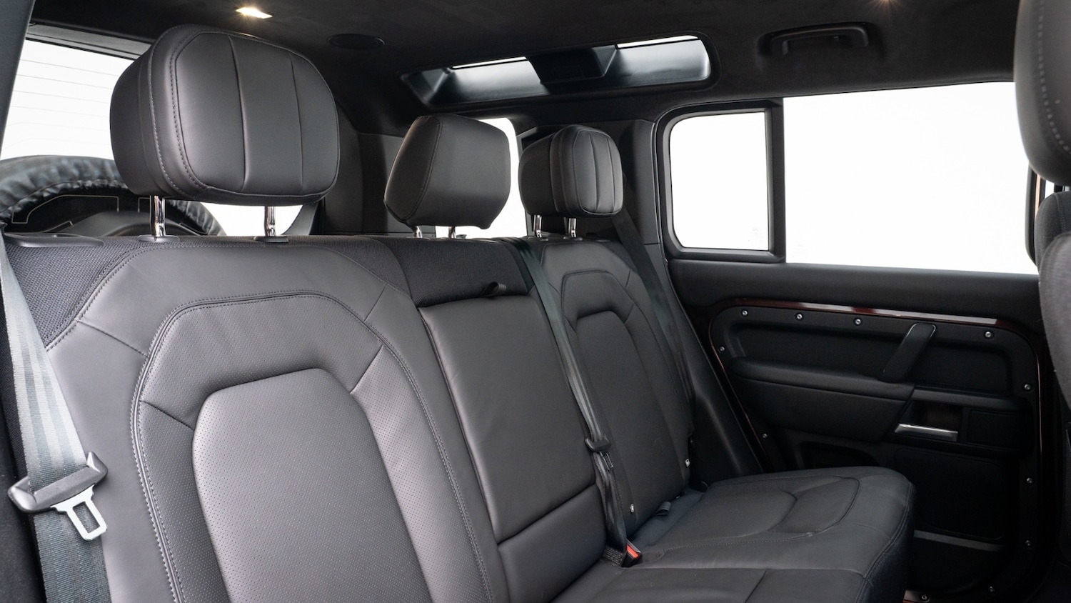 Used Land Rover Defender 2025 for sale - 77917895: Photo 22