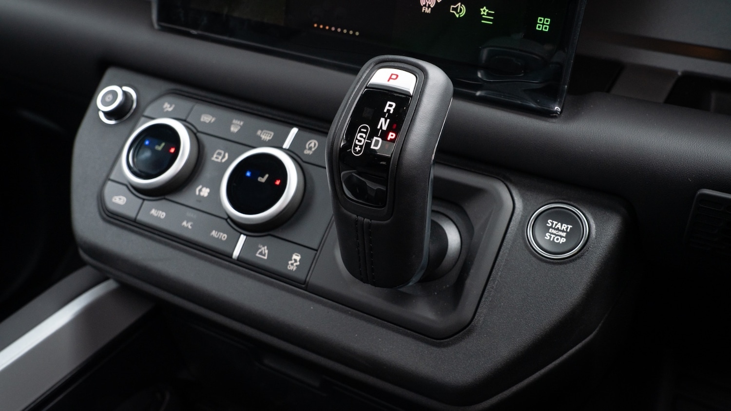 Used Land Rover Defender 2025 for sale - 77917895: Photo 24