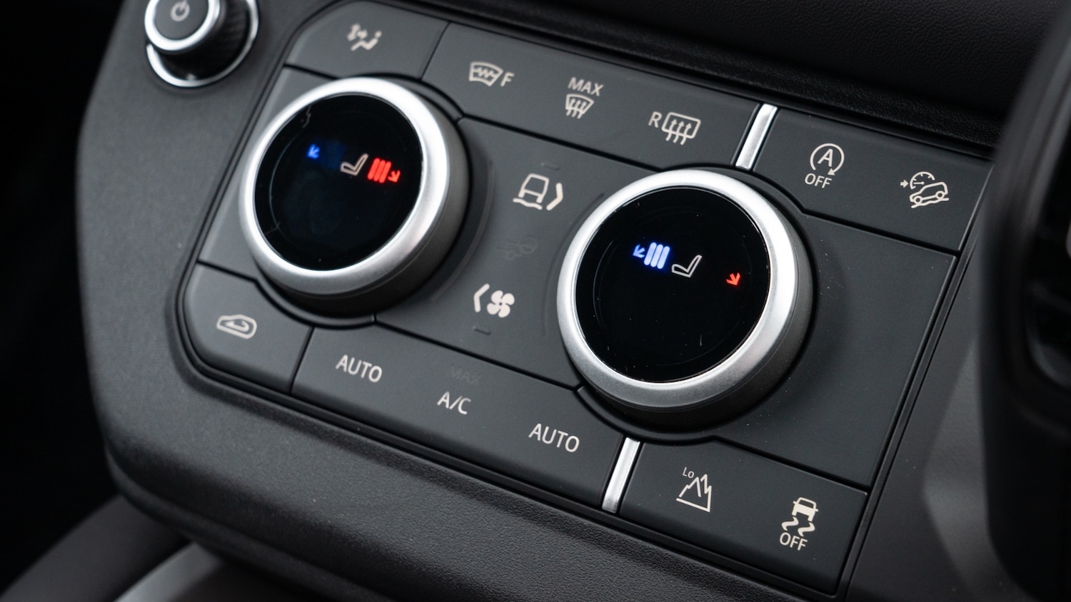 Used Land Rover Defender 2025 for sale - 77917895: Photo 25